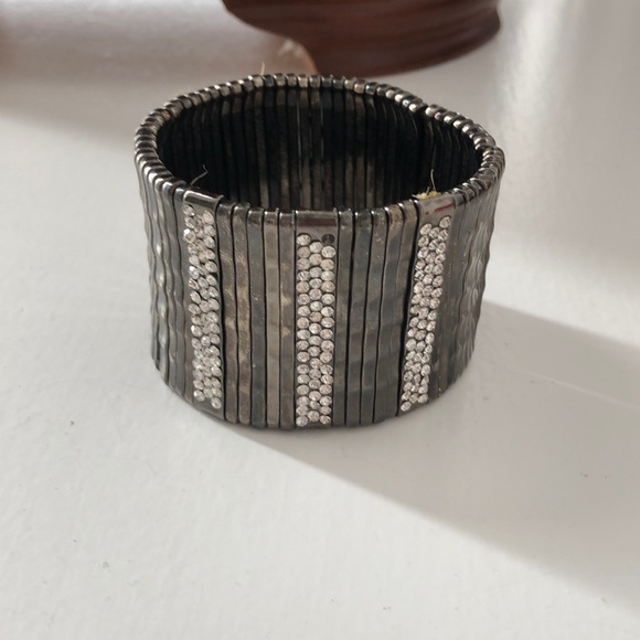 Studded bracelet - Picture 1 of 3